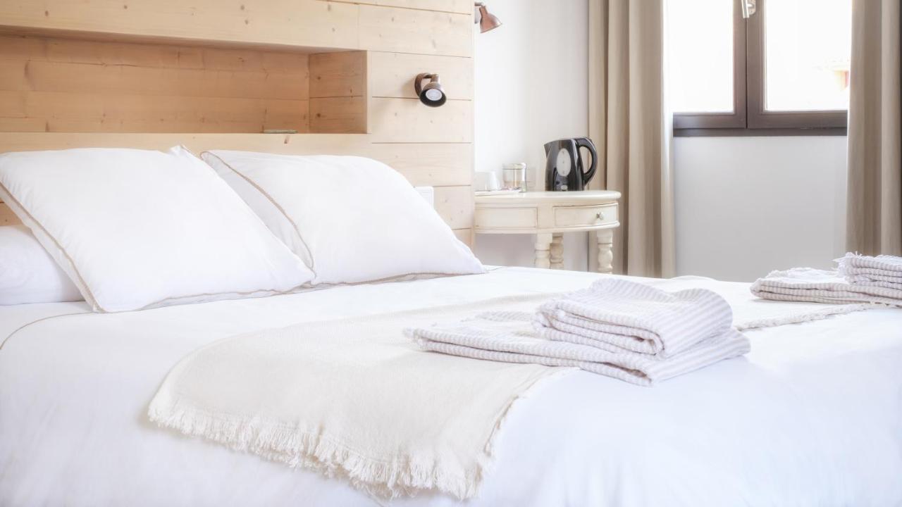 L'Ostal - Bed & Breakfast - Chambres Et Suites De 25 A 40M2 - Spa 圣伊莱尔厄齐尔 外观 照片