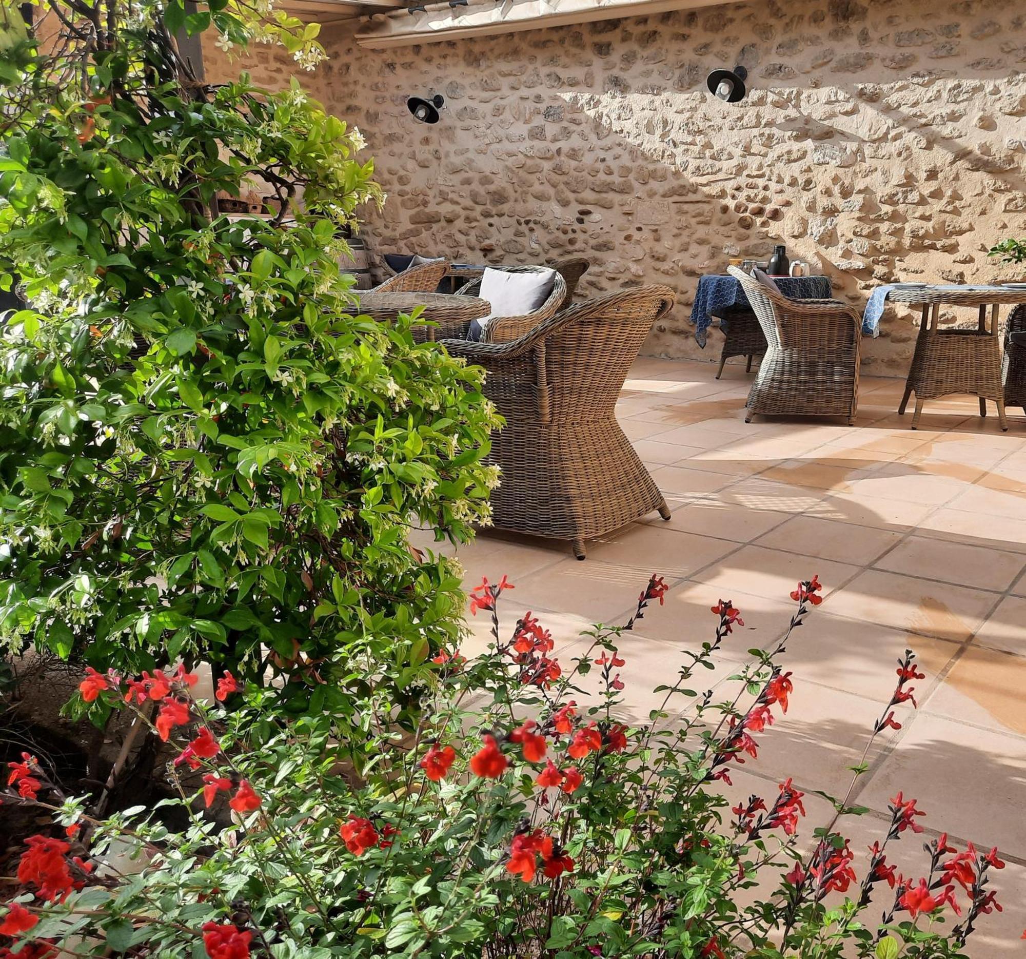 L'Ostal - Bed & Breakfast - Chambres Et Suites De 25 A 40M2 - Spa 圣伊莱尔厄齐尔 外观 照片